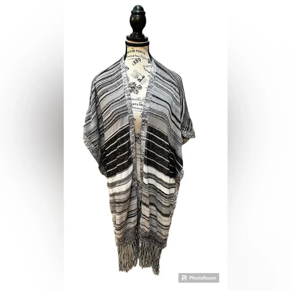 Quinn black, gray, and white cardigan sweater. Fringed bottom.  Size Large